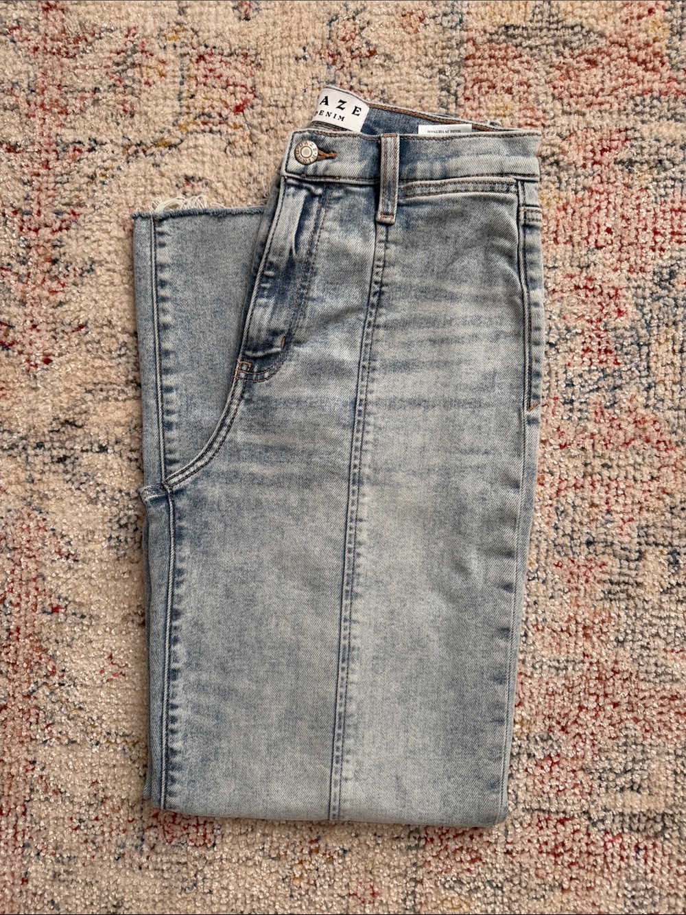 Daze Light Wash Women’s Jeans - Size 26